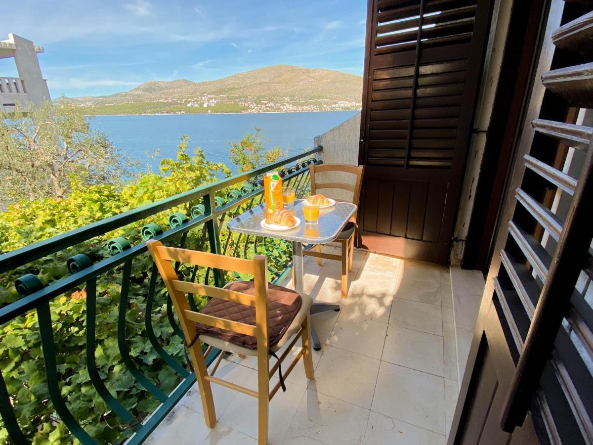 Seaview & Beachfront Apartments Jakov Donji Okrug (Ciovo) Exterior foto