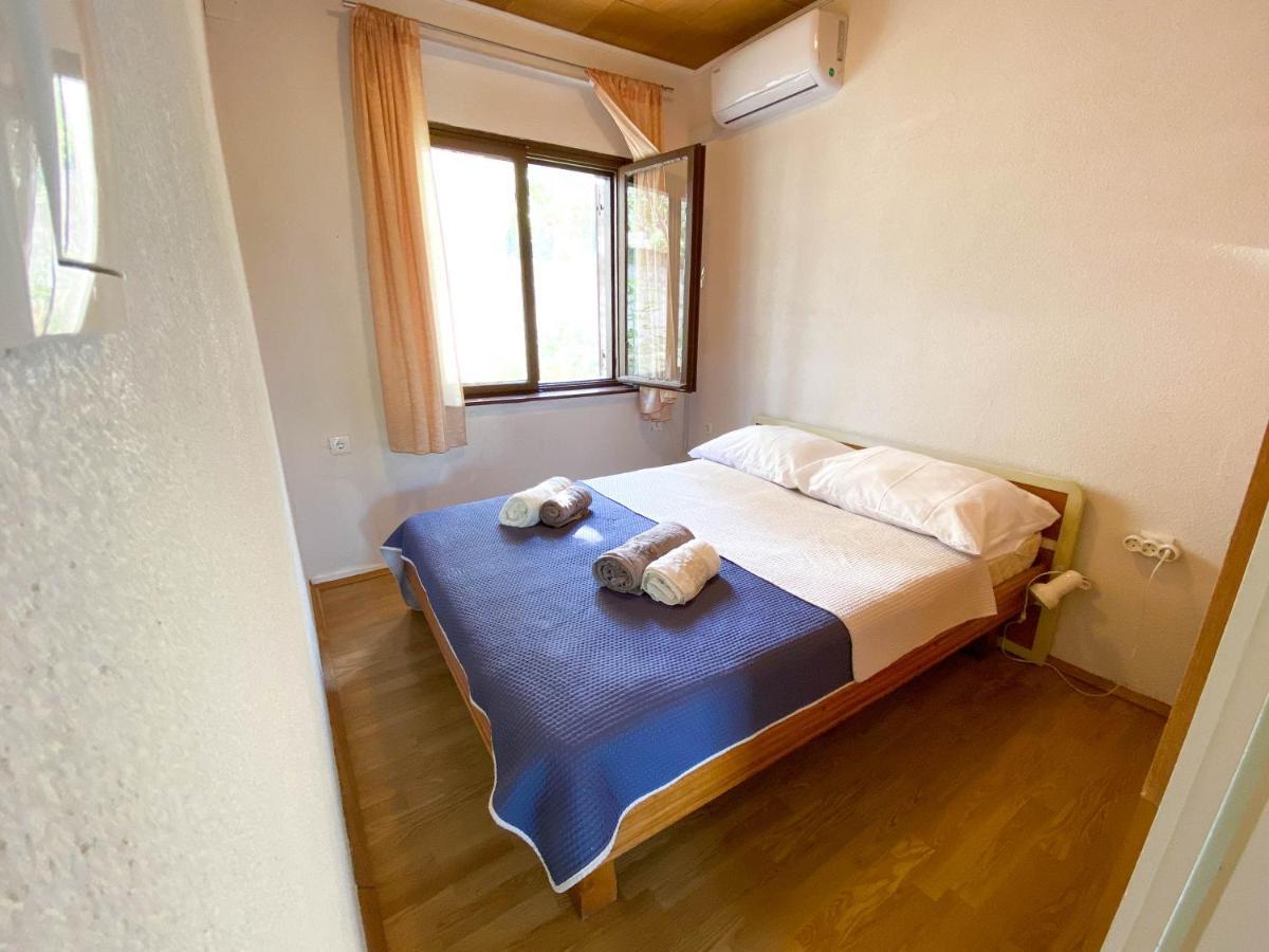 Seaview & Beachfront Apartments Jakov Donji Okrug (Ciovo) Exterior foto