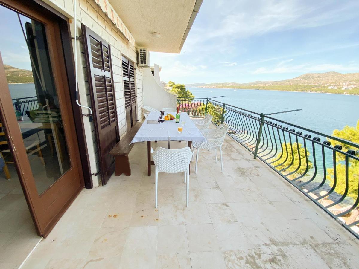 Seaview & Beachfront Apartments Jakov Donji Okrug (Ciovo) Exterior foto