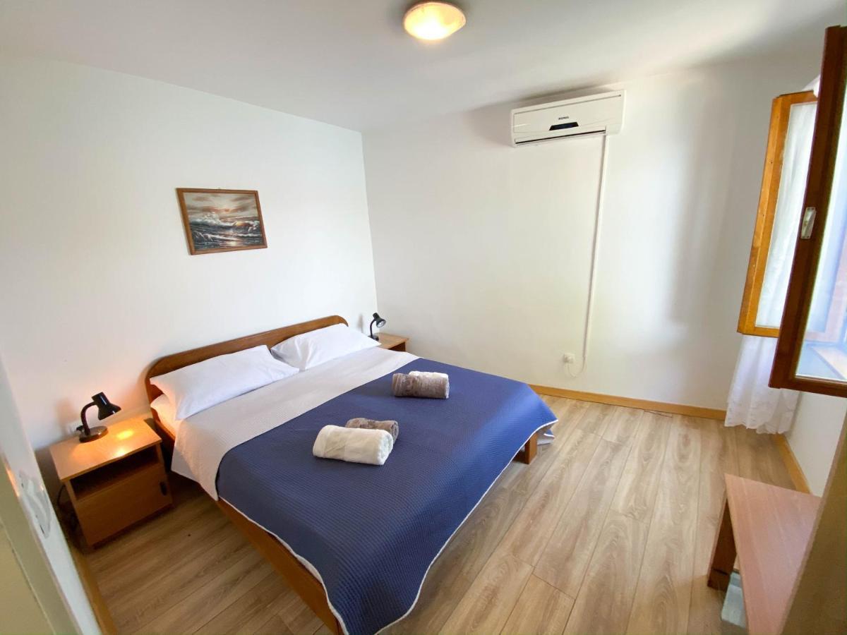 Seaview & Beachfront Apartments Jakov Donji Okrug (Ciovo) Exterior foto